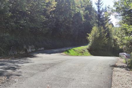 Prenovljeno križišče na cesti na staro progo - foto A. Klemenc